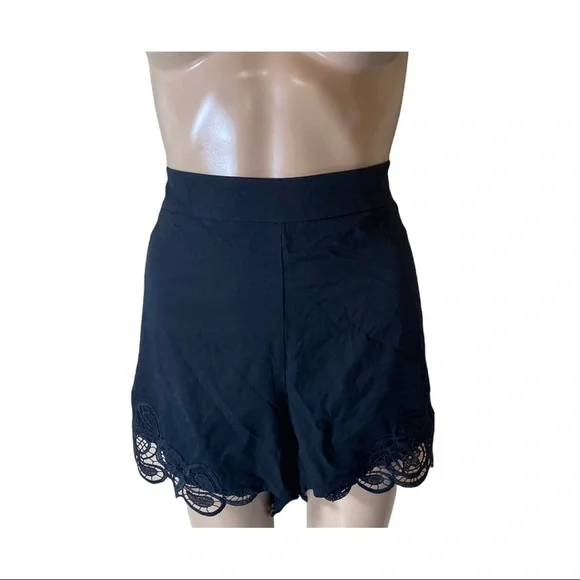 Torrid black lace shorts - Picture 1 of 5